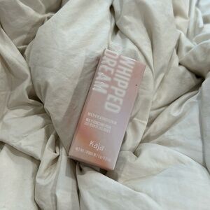 NIB Kaja
Whipped Dream Multi-Eye & Cheek Color